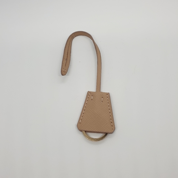 Prada beige saffiano leather keyring - Picture 1 of 3